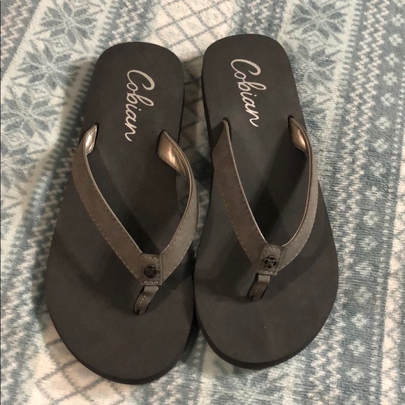 cobian skinny bounce flip flops